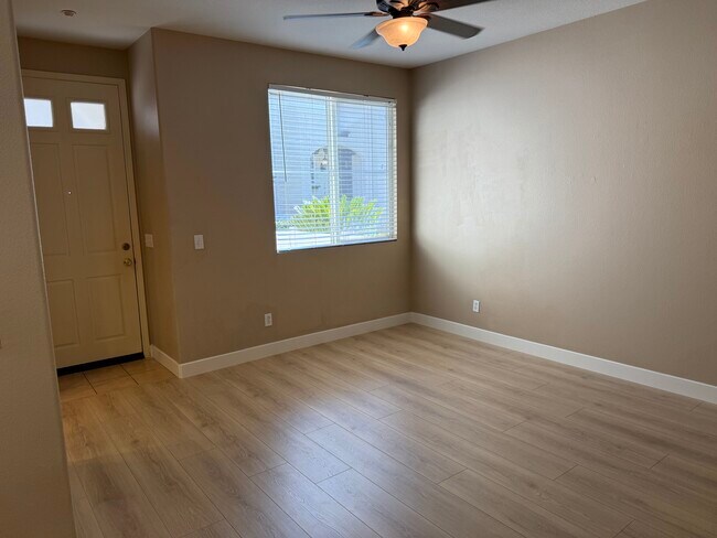Family Room - 33710 Willow Haven Ln