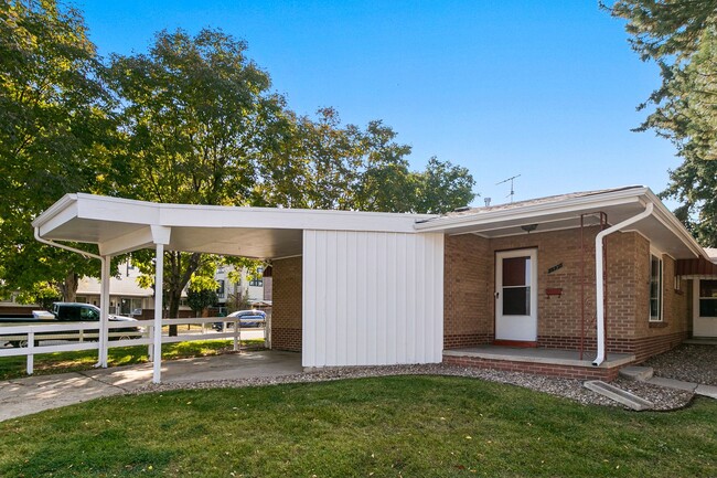 Building Photo - Beautiful Duplex in Historic Downtown Litt...