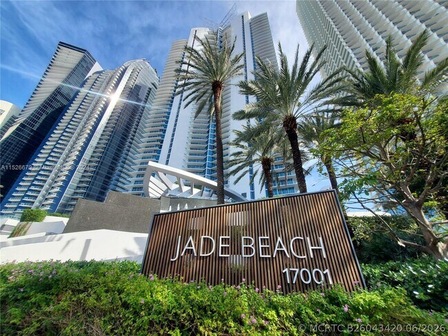 Foto del edificio - 17001 Collins Ave