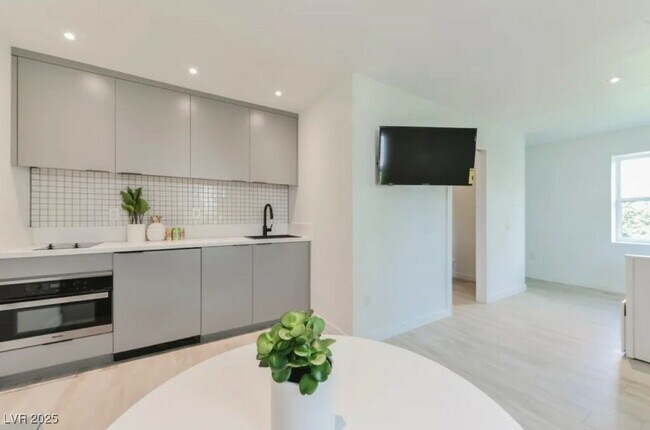 Foto del edificio - 715 S 3rd St