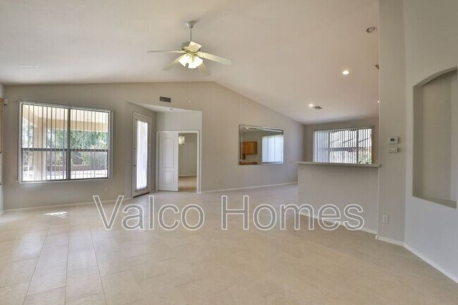 Foto del edificio - 20695 N 94th Dr