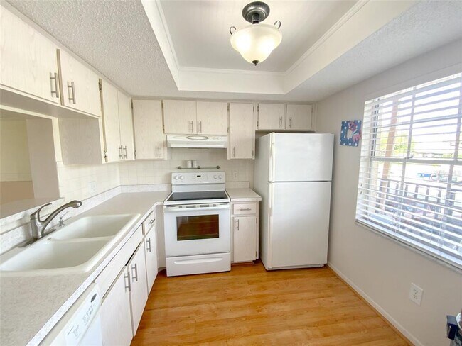 Foto del edificio - 1370 Heather Ridge Blvd