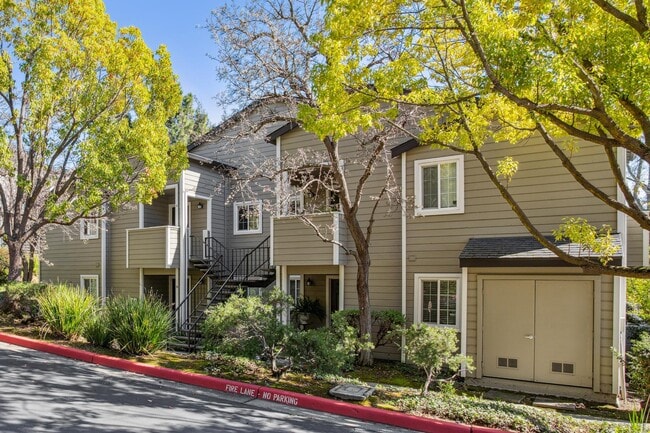 Building Photo - 600 Canyon Oaks Dr