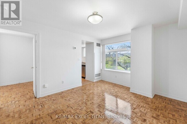Photo du bâtiment - 1407 Dupont St