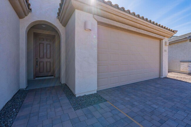 Foto del edificio - Luxury Living in McClellan Ranch: 4-Bedroo...