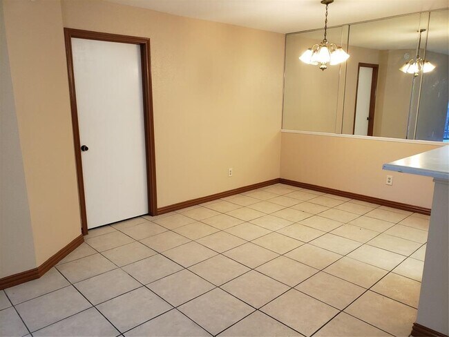Building Photo - 10763 Braes Bend Dr