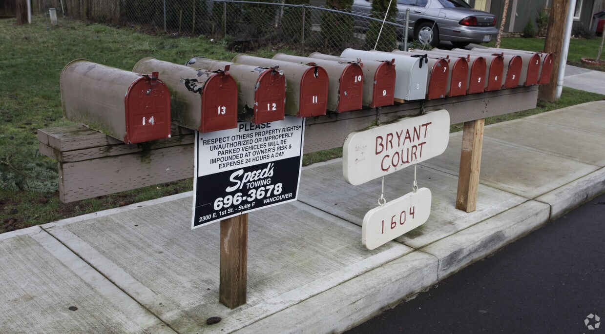 Foto del edificio - Bryant Court Apartments