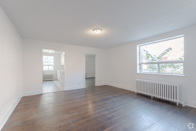 2BR, 1BA - 900SF - Living & Dining Room - 1524 Bathurst Street