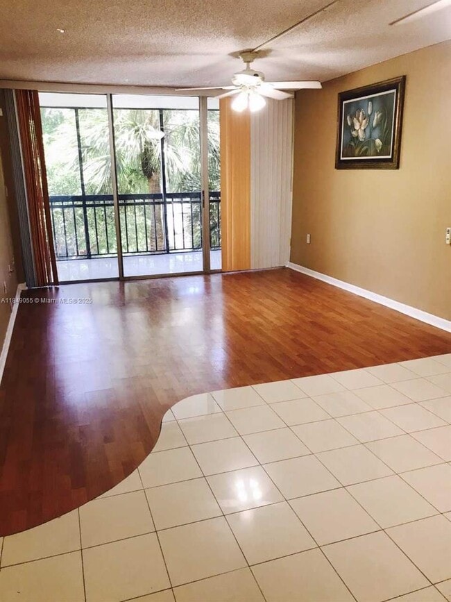 Building Photo - 10825 SW 112th Ave