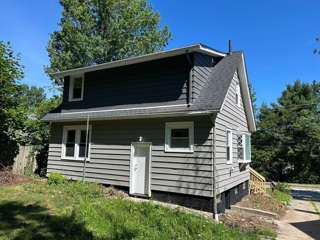 Foto del edificio - 4528 Rainbow Rd