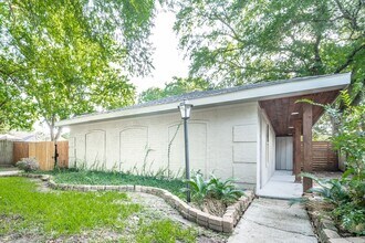 Building Photo - 1907 Ashford Hollow Ln