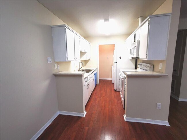 Foto del edificio - 8801 Hammerly Blvd