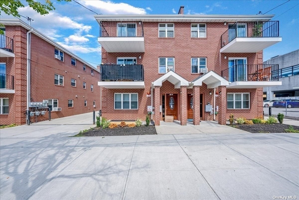 Foto principal - 220-9 64th Ave