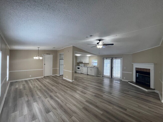 Foto del edificio - 6803 Waters Ave