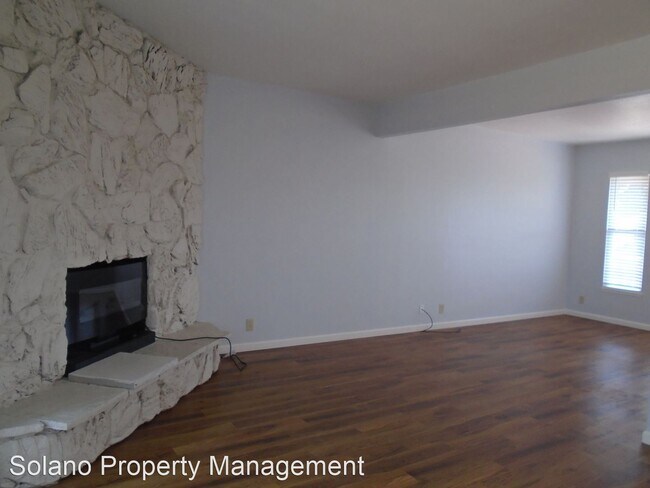 Foto del edificio - 4 br, 2.5 bath House - 1417 Karen Dr.