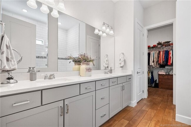Foto del edificio - 564 SE Villandry Way