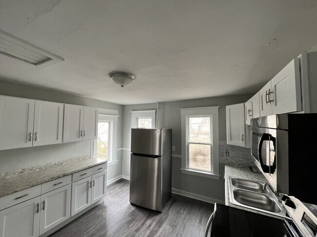 Foto del edificio - 815 Logan St SE