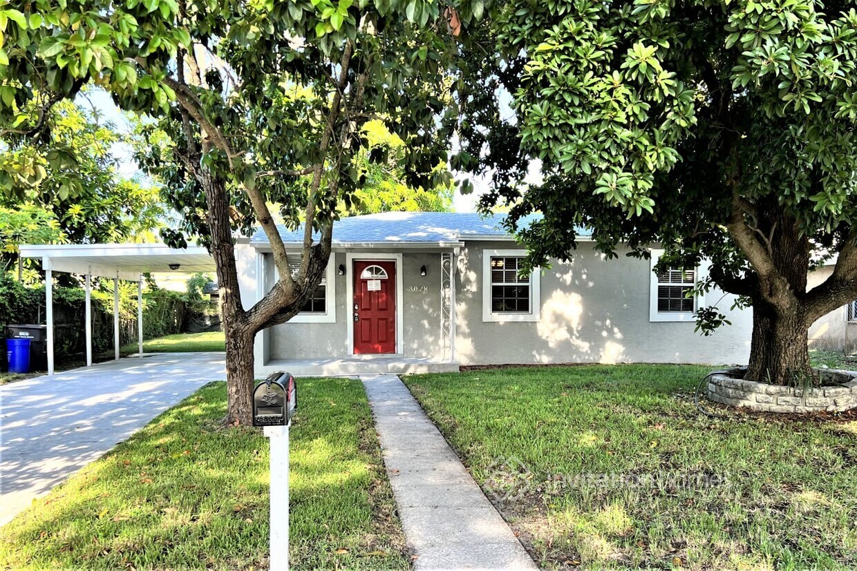 Primary Photo - 3028 Ridgeway Ave