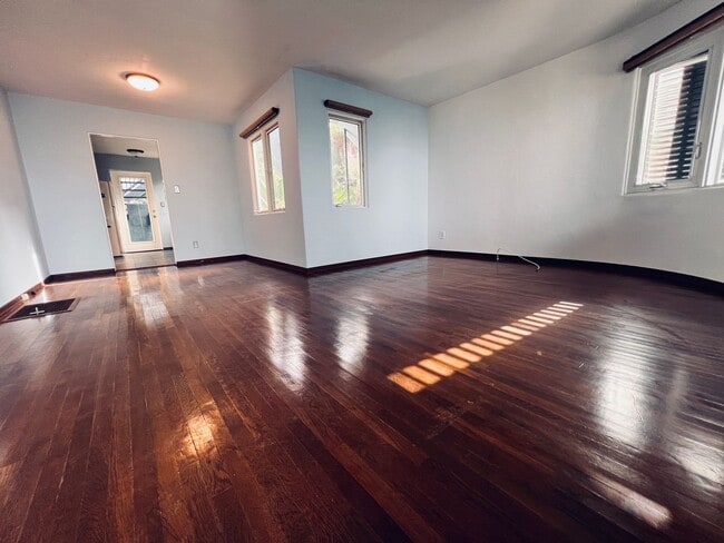 Foto del edificio - 1688 Guy St