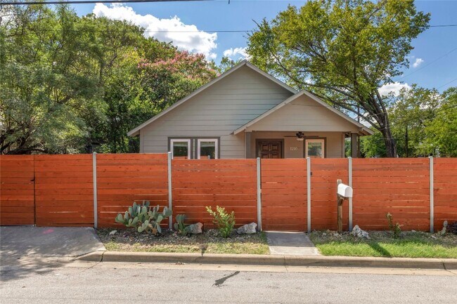 Foto del edificio - 1210 Coleto St