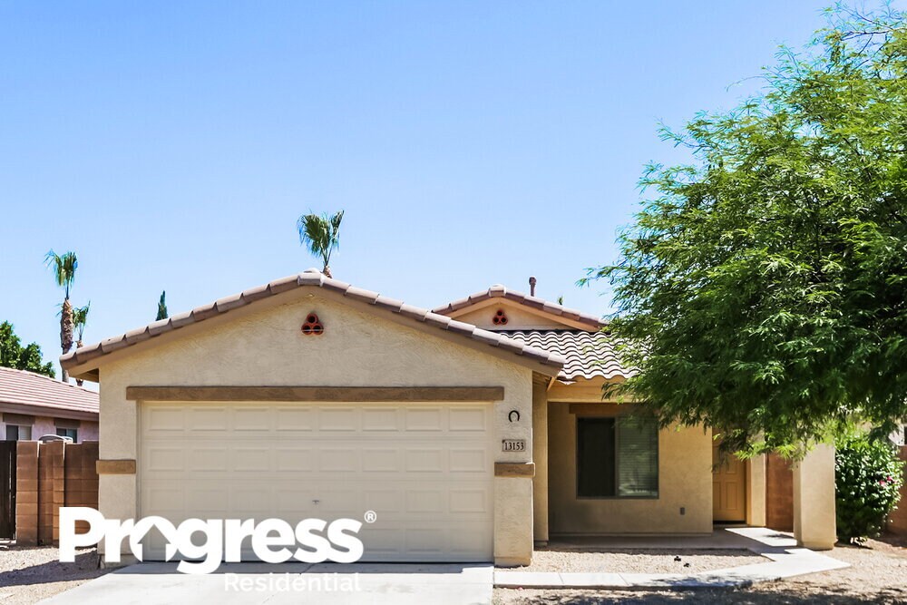Foto principal - 13153 W Fairmont Ave