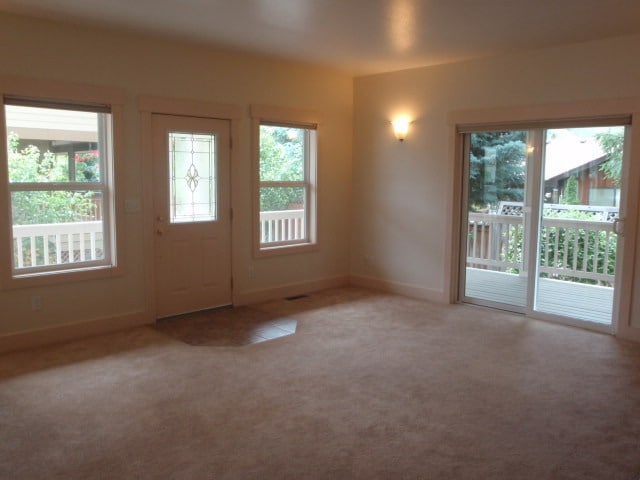 Building Photo - House in the Rattlesnake area