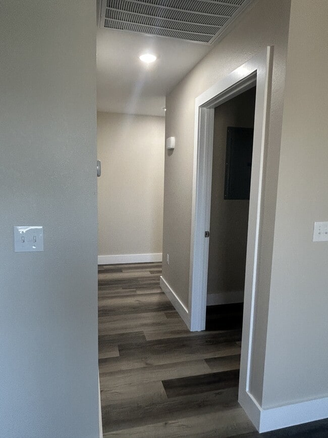 Building Photo - 119 Poplar St