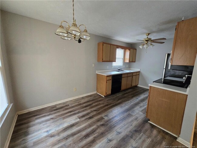 Foto del edificio - 6520 Applewhite Rd