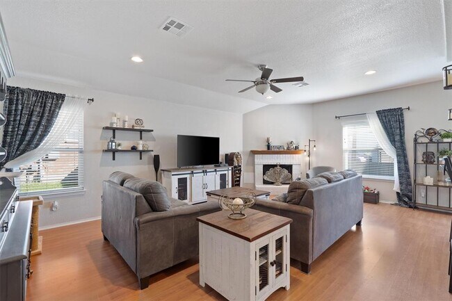 Building Photo - 3937 Eagles Nest St