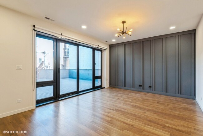 Building Photo - 1703 W Chicago Ave