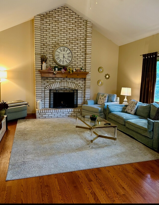 Foto del edificio - 3115 Kingbird Ln