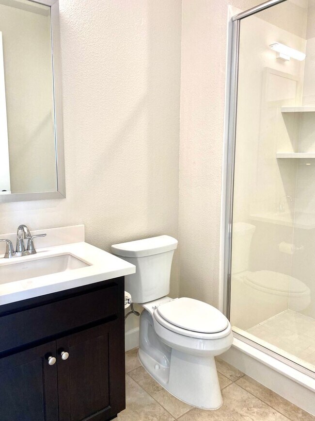 Foto del edificio - One bedroom at the Cannery