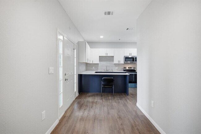 Foto del edificio - 611 Carpenter Ave