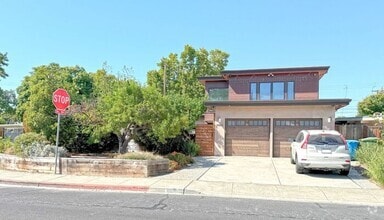 Building Photo - 3045 Mauricia Ave