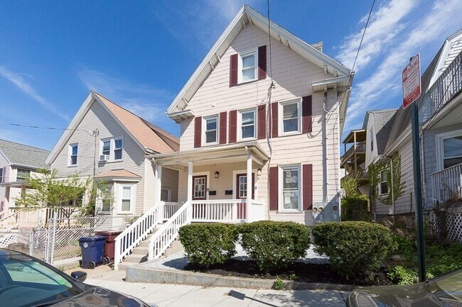 Foto del edificio - 9-11 Rock Valley Ave