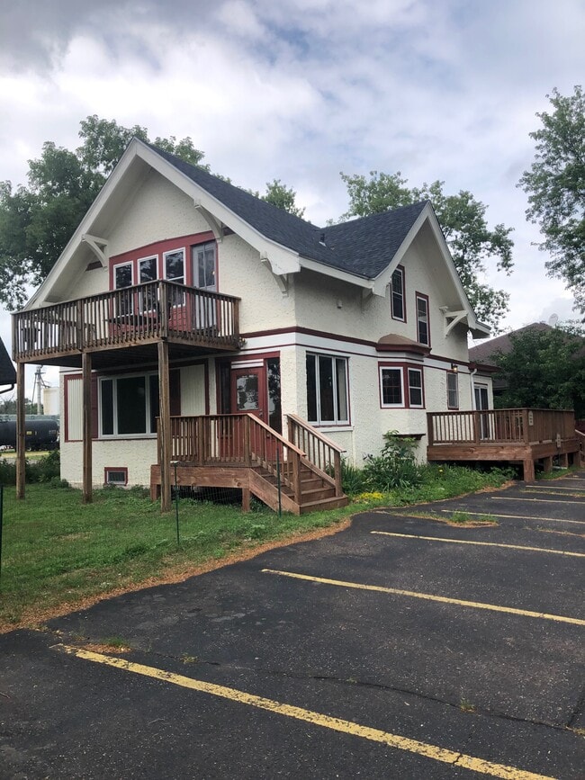 Building Photo - 6356 Elm St