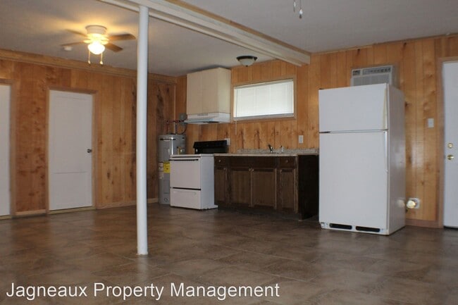 Building Photo - 3 br, 1 bath House - 220 W Thomas St