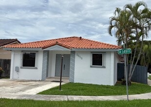 Building Photo - 5656 SW 149th Pl