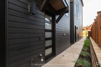 Building Photo - 26 NW McCann Ave