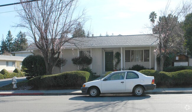 Building Photo - Oro Loma Apartments