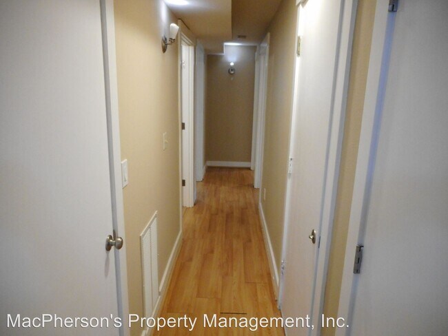 Building Photo - 821 NE Serpentine Pl