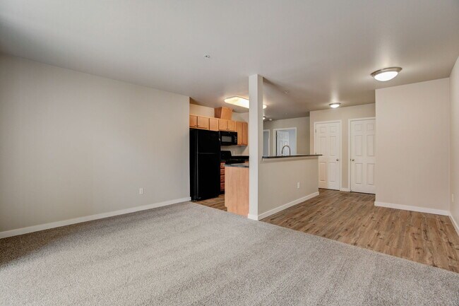Building Photo - Legacy Oaks Apartments