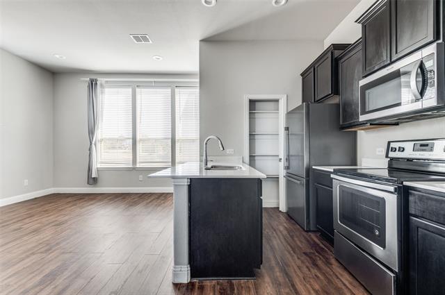 Building Photo - 1900 Bel Air Dr