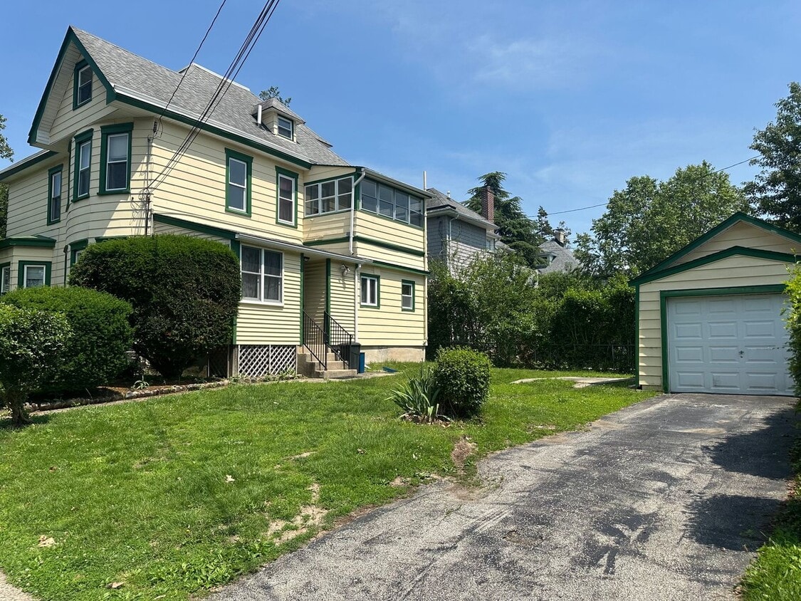 Primary Photo - 416 N Swarthmore Ave
