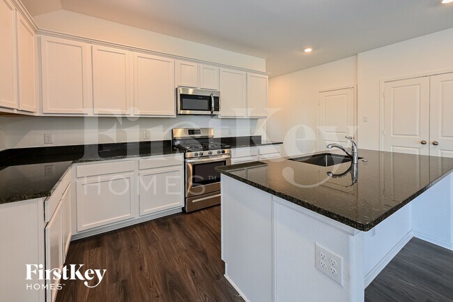 Foto del edificio - 5228 Pine Pass Dr