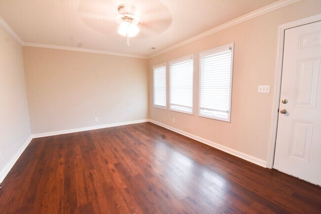 Foto del edificio - 3 Bedroom 2 Bathroom- Pets Considered