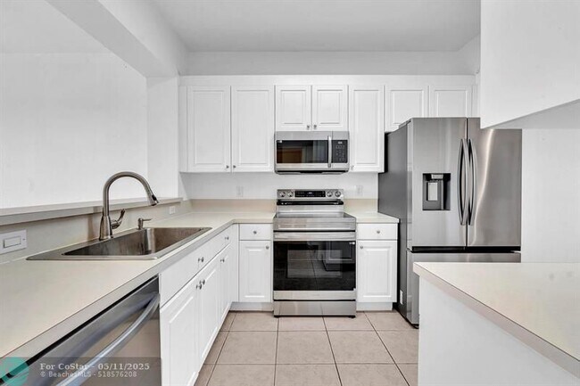 Foto del edificio - 7765 Yardley Dr