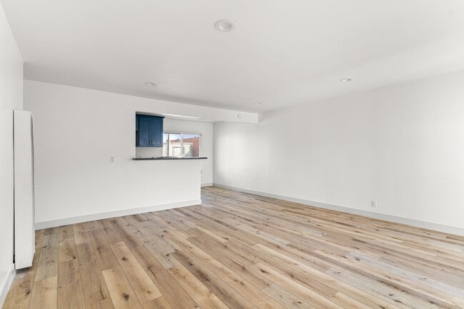 Building Photo - 1431 Obispo Ave