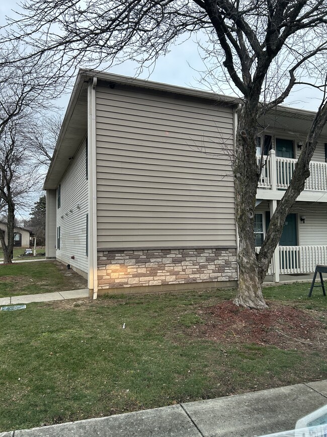 Building Photo - Bairsford Place Apartments