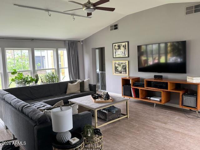 Foto del edificio - 530 W Oregon Ave